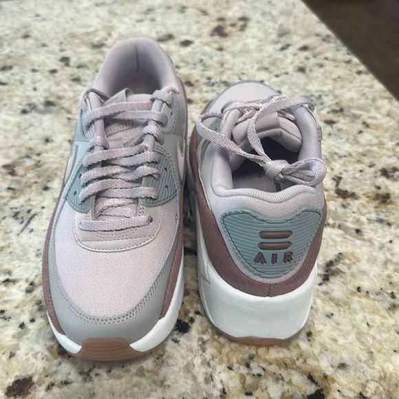 Nike Air Max 90 LV8 Sneaker - Picture 6 of 6